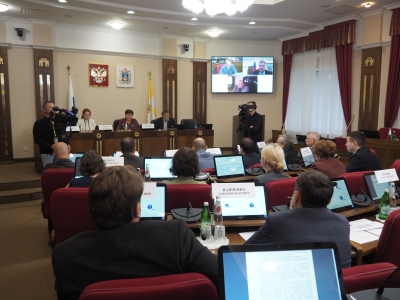 В краевой Думе предлагают изменить налоговую нагрузку на иностранных работников