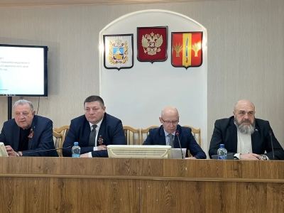 Анатолий Жданов принял участие в публичных слушаниях