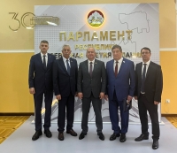 Краевые депутаты поздравили коллег из Парламента Северной Осетии с юбилеем законодательного органа Республики