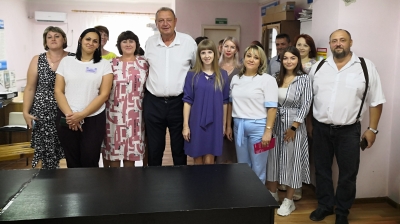 Анатолий Жданов поздравил работников нефтяной и газовой промышленности с профессиональным праздником