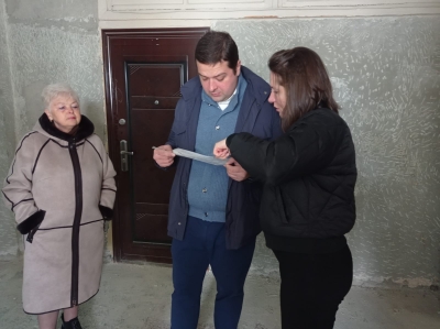 Депутат Думы Ставропольского края Николай Лопатин проверил ход ремонтных работ в школах г. Ессентуки