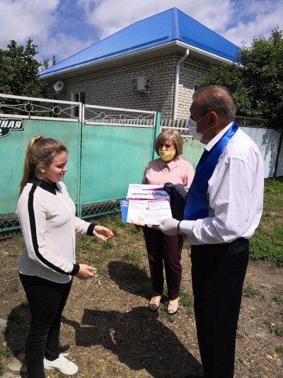 Депутат Думы Ставропольского края Анатолий Жданов принял участие в акции «Помоги учиться дома»