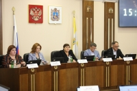 Краевые законодатели поддержали увеличение финансирования программы «Социальная поддержка граждан»