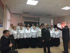 Я помню тяжесть тишины земли..."