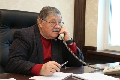 Продажа дистанционно, запись о рождении  и спорная доля в земельном участке