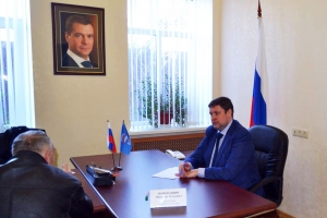 Депутат Думы Ставропольского края 6 марта 2018 года Николай Новопашин провел прием граждан в региональной приемной председателя партии «ЕДИНАЯ РОССИЯ» Дмитрия Медведева
