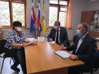 Анатолий Жданов совершил рабочую поездку в Красногвардейский район