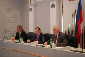 ОСТРОТУ ВОПРОСЫ НЕ ТЕРЯЮТ