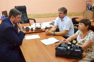Совместно с главой Донского сельсовета Труновского района Василием Аришиным депутат Думы Ставропольского края Николай Новопашин провел прием граждан своего округа