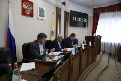 Краевые депутаты рассмотрели законопроекты об актуализации избирательного законодательства и границы между Ставропольем и Краснодарским краем