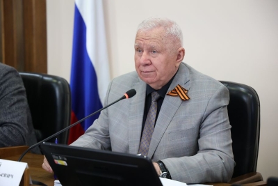 Краевые депутаты предложили развивать государственную аптечную сеть и запретить продажу сжиженного газа несовершеннолетним