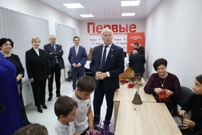 Николай Великдань открыл отремонтированный Дом культуры в селе Подлесном