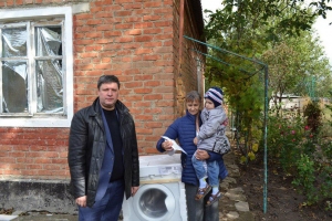 К депутату Думы Ставропольского края Николаю Новопашину, во время приема граждан в общественной приемной партии «Единая Россия» обратилась жительница села Донского в Труновском районе Казакова Т.А.
