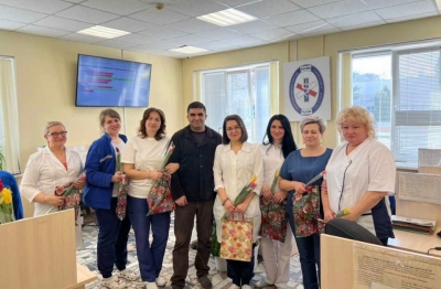 В преддверии Международного женского дня молодые депутаты приняли участие в поздравлении женщин