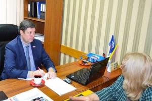 В рамках региональной недели посвященной шестнадцатилетию Всероссийской политической партии «Единая Россия» 1 декабря депутат Думы Ставропольского края Николай Новопашин провел прием граждан в Труновском районе