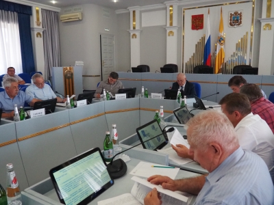Краевая Дума работает над корректировкой закона по представлению сведений о доходах для госслужащих