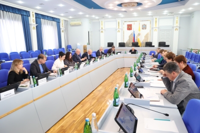 Депутаты рассмотрели изменения в отдельные законодательные акты Ставропольского края