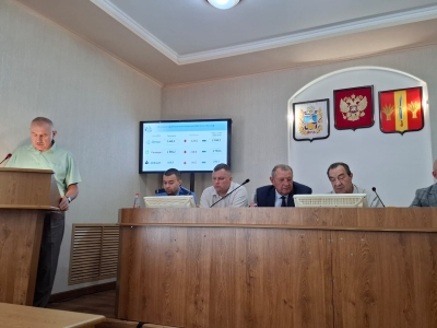 Анатолий Жданов принял участие в заседании Совета депутатов Новоалександровского муниципального округа
