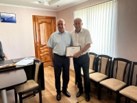 Игорь Андрющенко поздравил с юбилеем председателя Совета депутатов Арзгирского округа