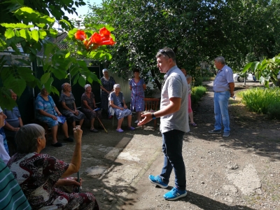 Отчетные встречи депутатов в Труновском муниципальном округе продолжаются