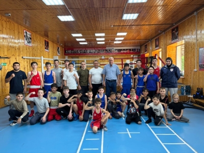 Игорь Андрющенко поддержал юных боксеров