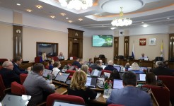 На сентябрьском заседании Думы депутаты планируют принять изменения в ряд краевых законов